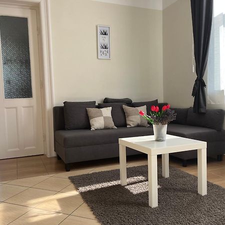 Idill Apartmanhaz B&B Tiszafured Exterior photo