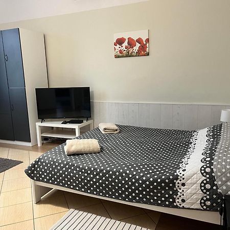 Idill Apartmanhaz B&B Tiszafured Exterior photo