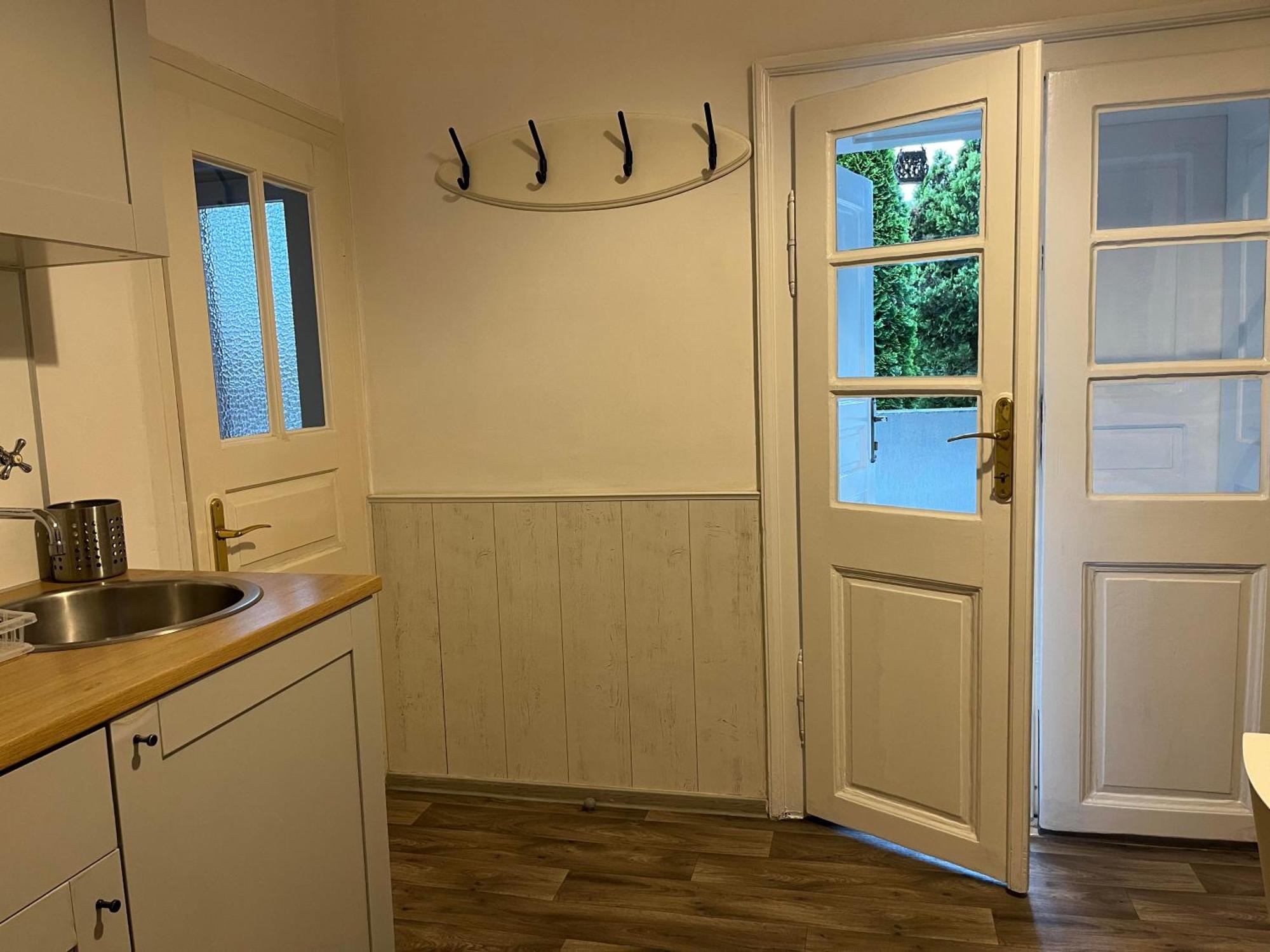 Idill Apartmanhaz B&B Tiszafured Exterior photo