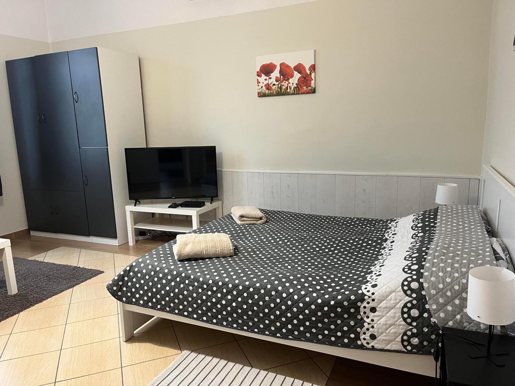 Idill Apartmanhaz B&B Tiszafured Exterior photo